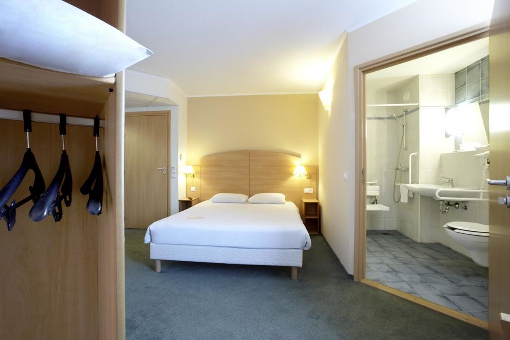 Hotel Campanile Poznan Habitación foto
